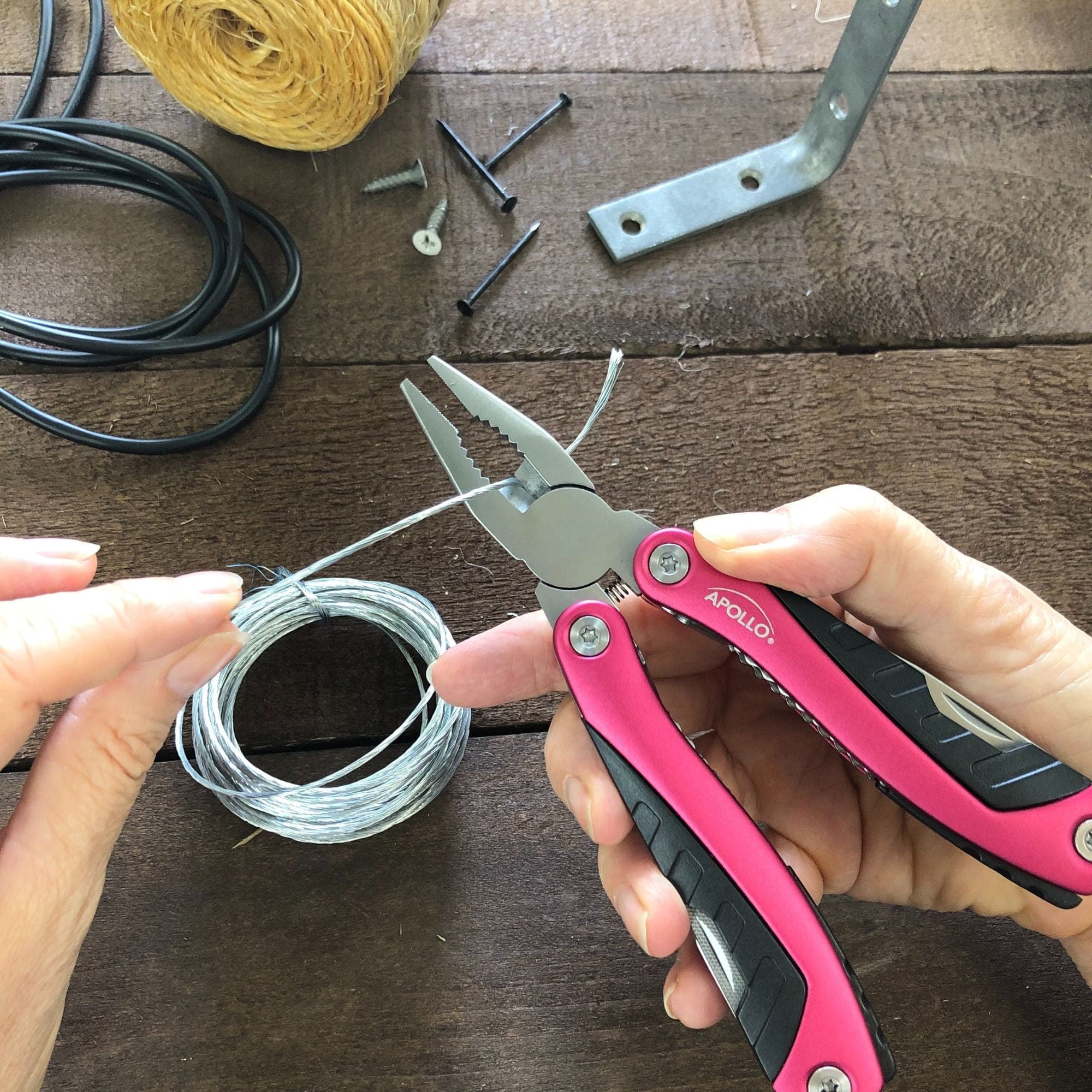 14 in 1 Pink Pocket Multitool Pliers Outdoor Camping Fishing